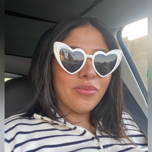 Meet your Posher, BeeBee!! - Picture 1 of 1